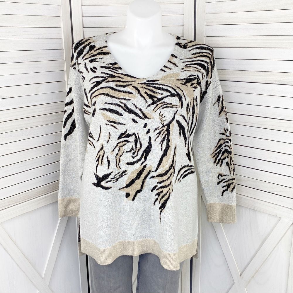 Chico’s Tiger Face Stripe Tunic Sweater Gray Beige Large V Neck Pullover